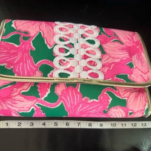 NEW oversized clutch Hibis Kiss lace trim purse bag tote Lilly Pulitzer travel - Picture 2 of 7